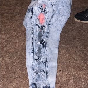 American Bazi Jeans - American Bazi Cuffed Capri American Bazi Jeans - American Bazi Cuffed Capri